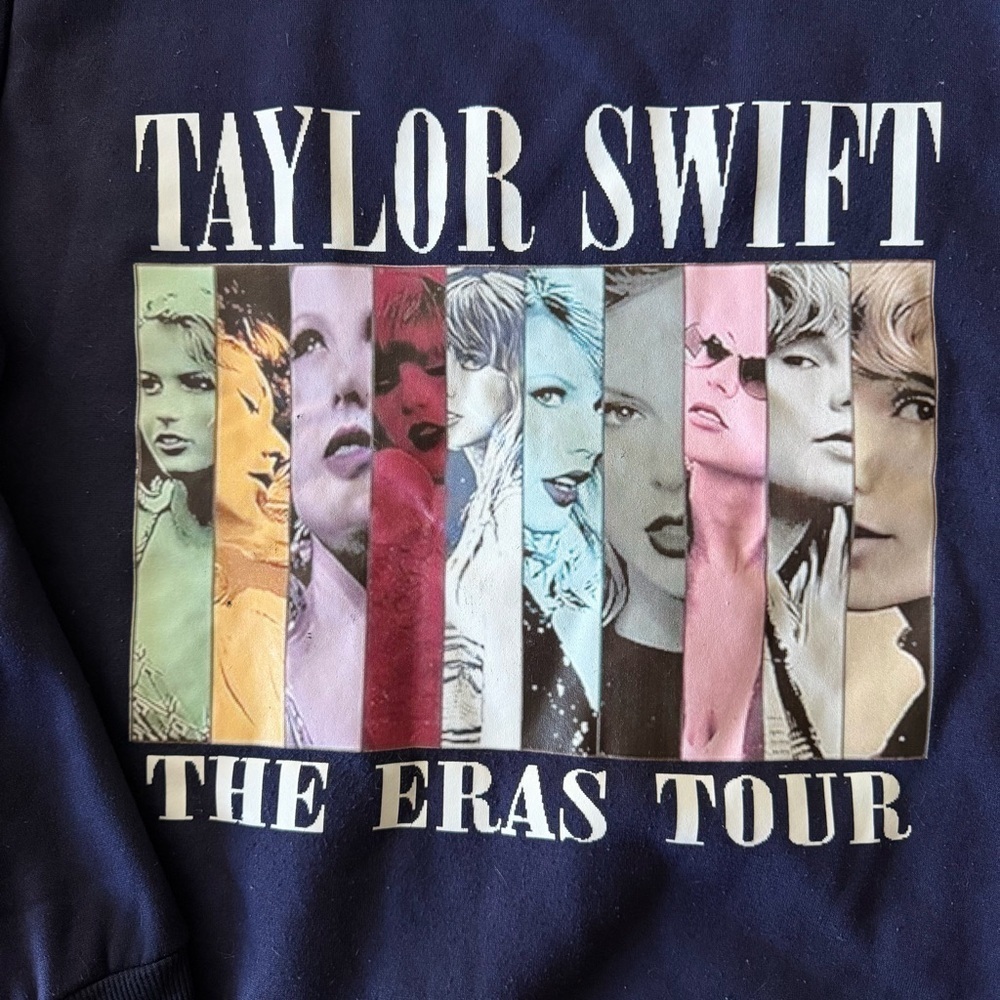 Taylor Swift Crewneck Sweatshirt Navy 23”PTP - Picture 2 of 3